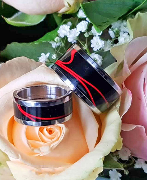 Kundenauftrag: Eheringe mit Acrylharz und Edelstahlinnenring Kundenauftrag: Eheringe mit Acrylharz und Edelstahlinnenring