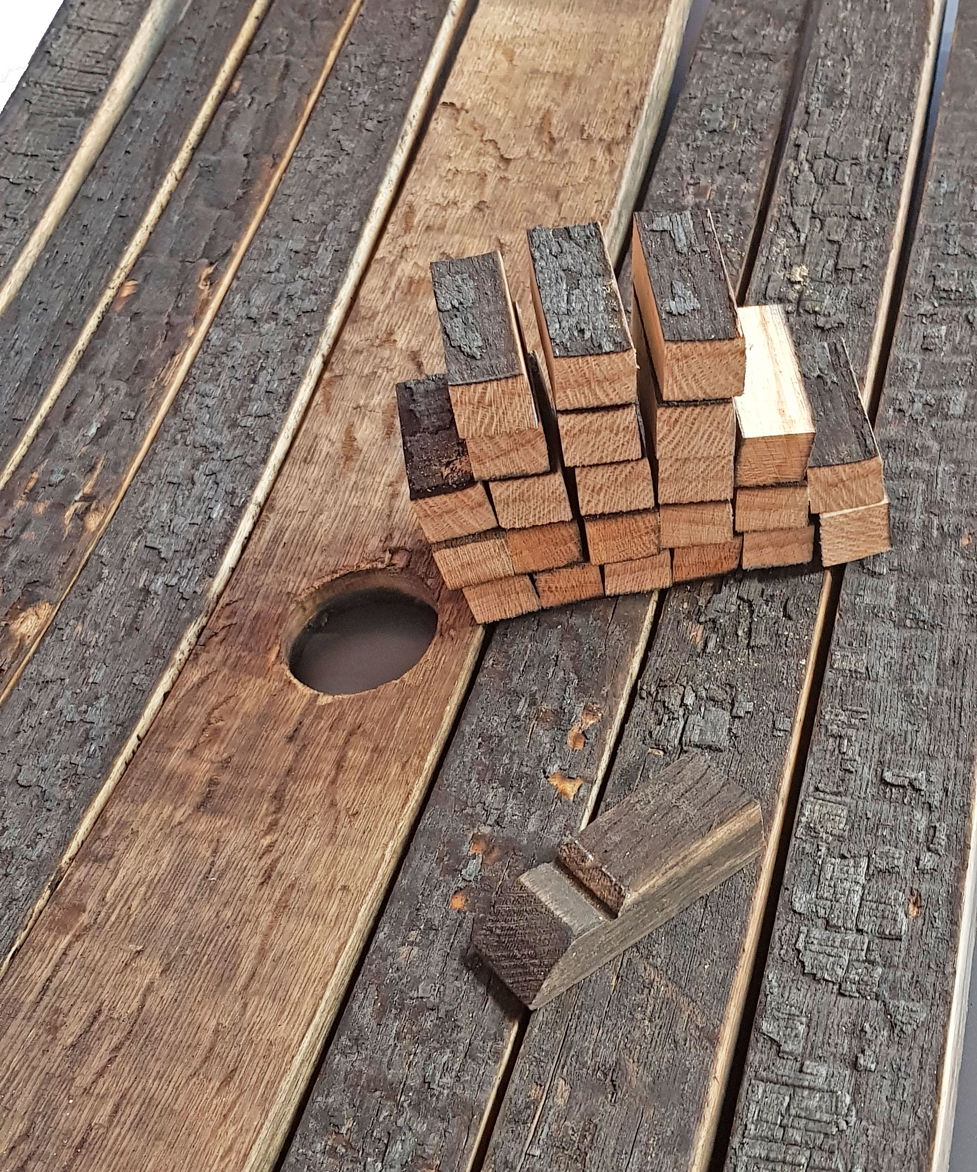 Whiskeyfassholz für die Herstellung von Schreibgeräten, © Manufaktur-Schwalm Whiskeyfassholz für die Herstellung von Schreibgeräten